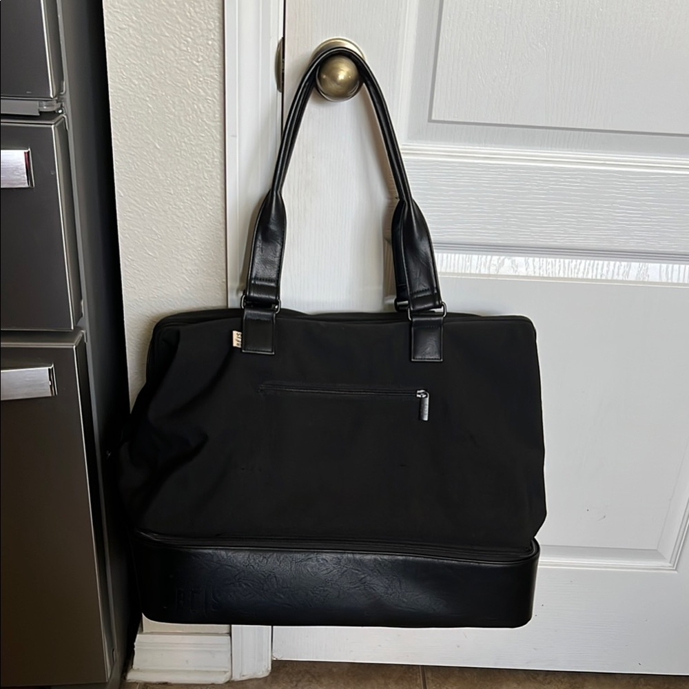 Black weekender BEIS Bag